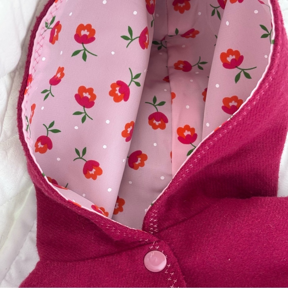 ⭒ 2T-3T Unique Fushcia Poncho Waterproof Cape Sleevless Butterfly Embroidery ⭒ - Picture 3 of 7